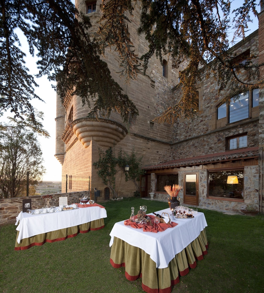 Parador De Benavente 57/63