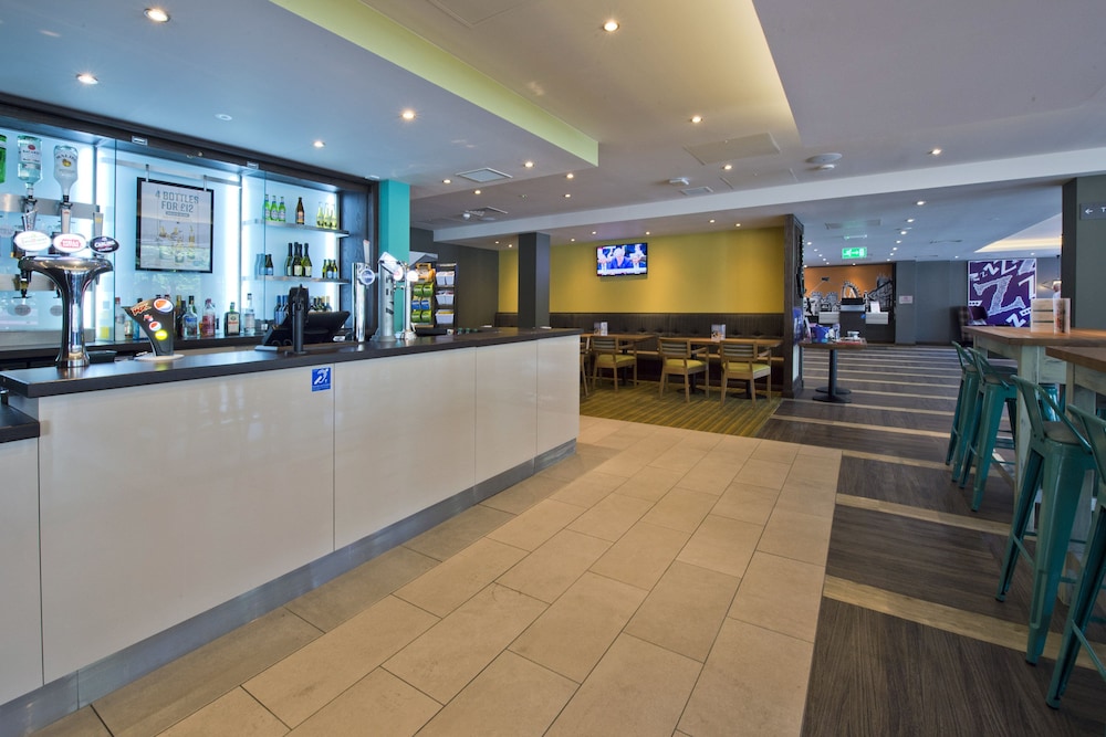 Premier Inn Newbury Town Centre (London Road) Hotel 6/37