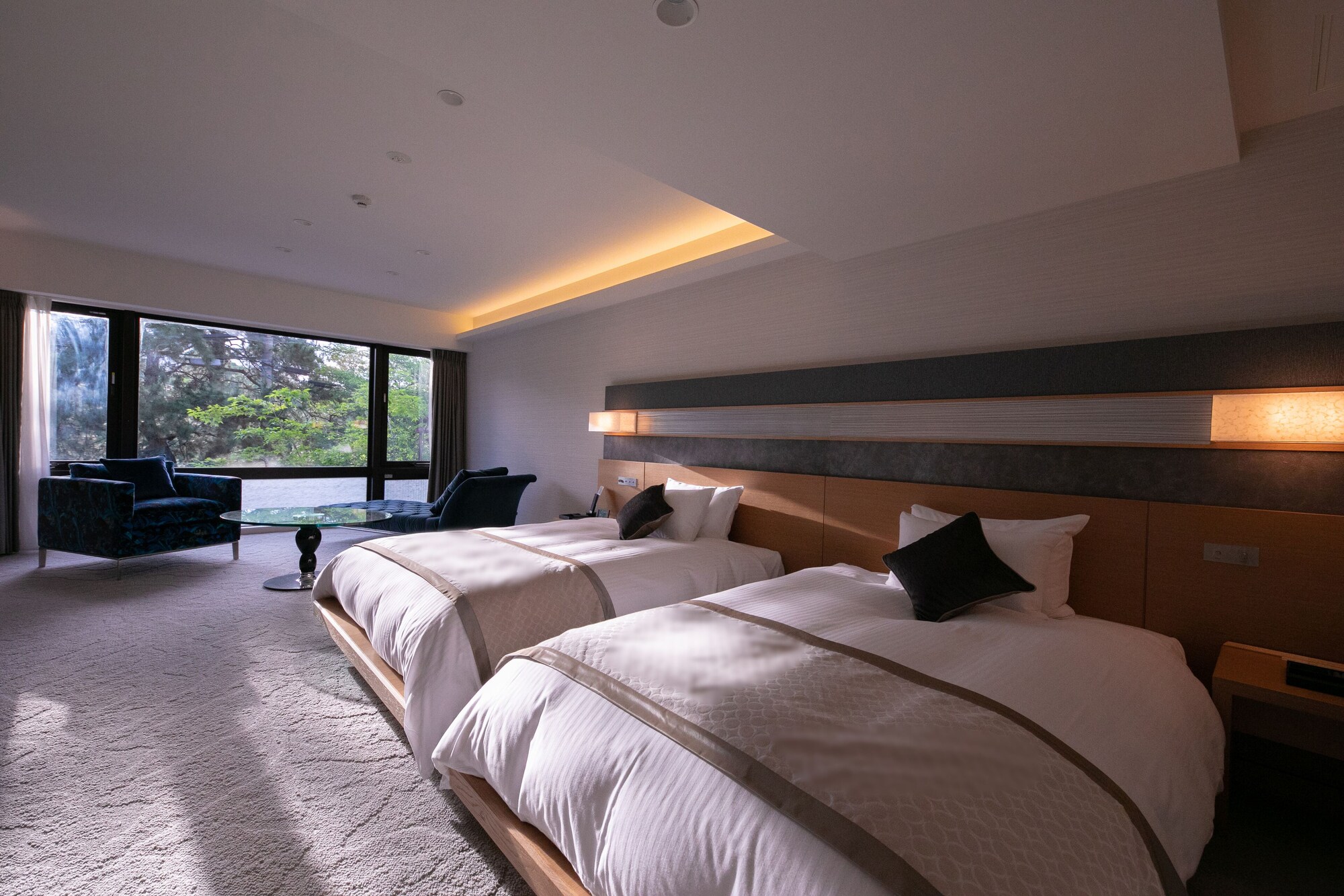 DELUXE, TWIN BEDS