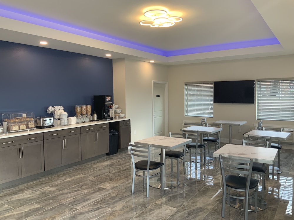 Days Inn by Wyndham Troy IL 29/34