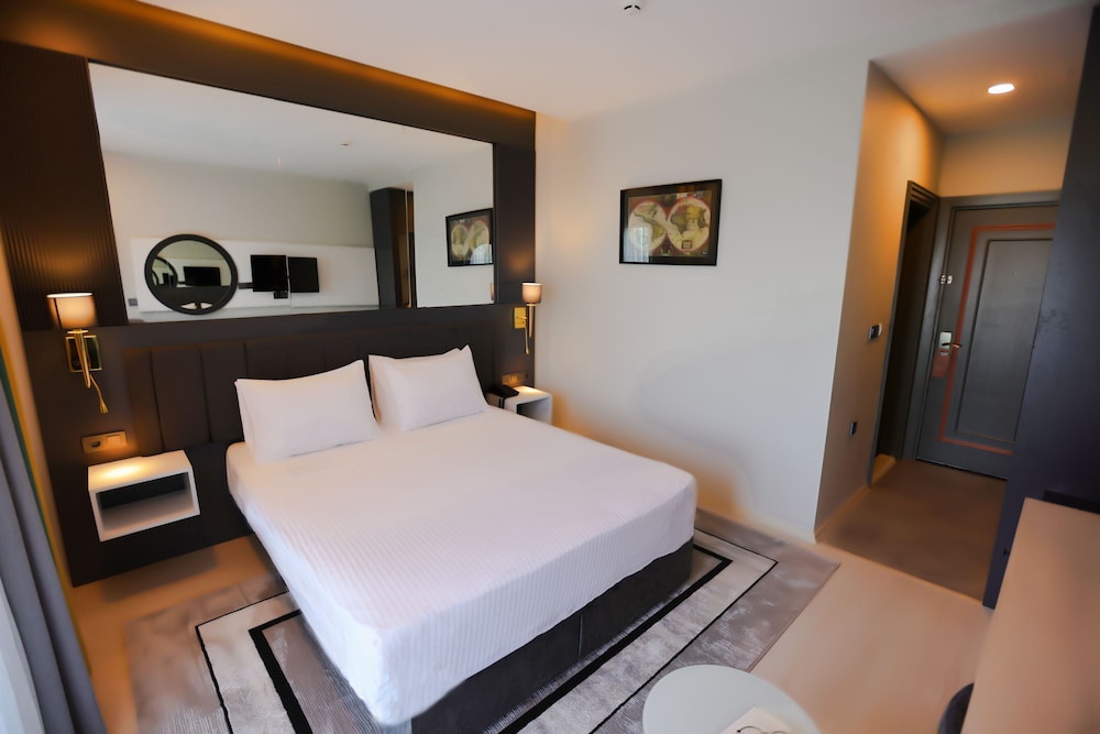DEDEMAN VAN RESORT & AQUA 11/50