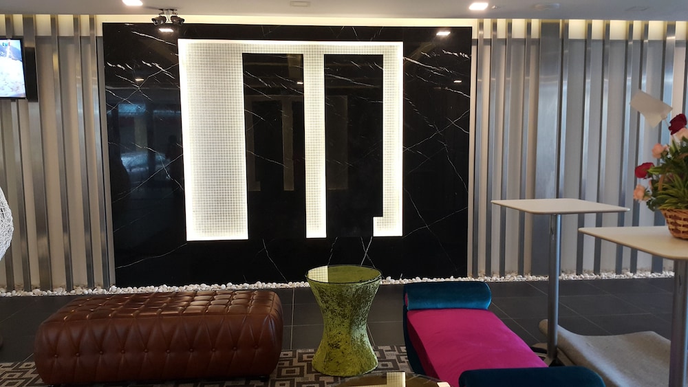 M Design Hotel At Shamelin Perkasa 24/32