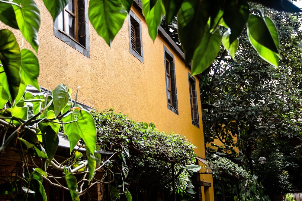 Le Bougainviller Hotel 31/39