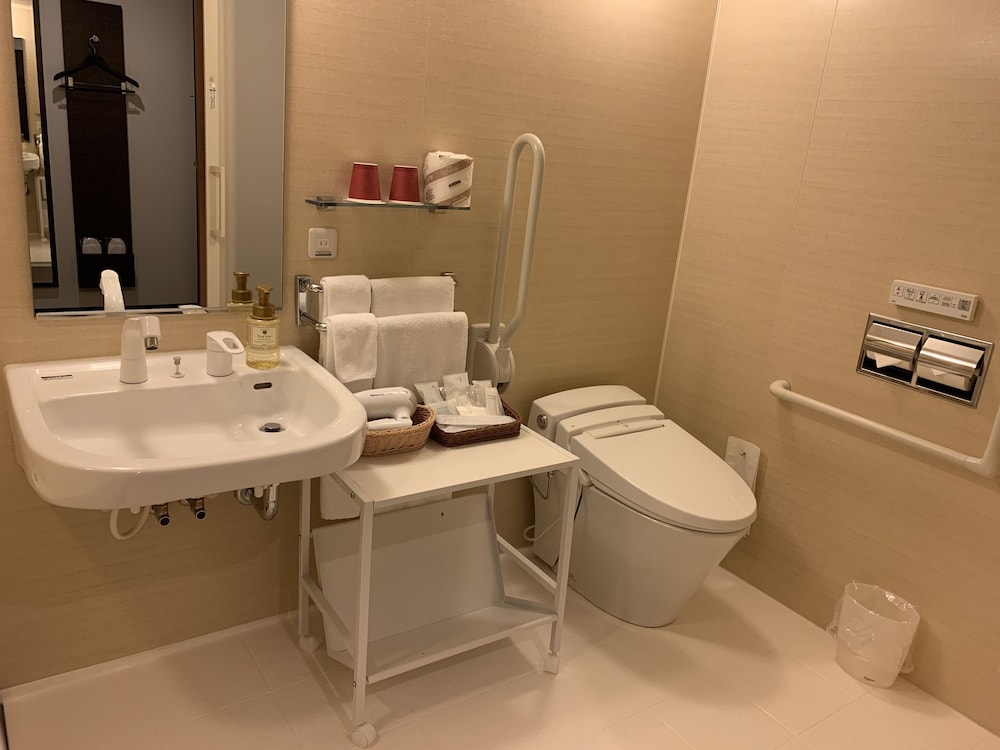 Red Roof Inn And Suites Osaka Namba Nippombashi 30/34