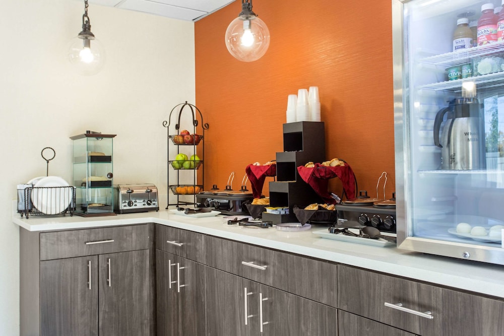 Gallus Stadium Park Inn, an Ascend Collection Hotel 11/33