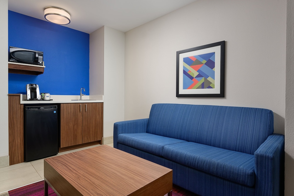 Holiday Inn Express Hotel & Suites Tullahoma 31/47