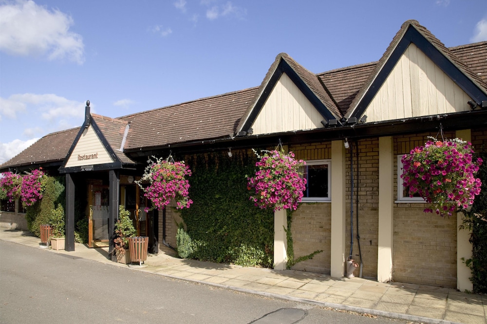Premier Inn Northampton West (Harpole) in NORTHAMPTON