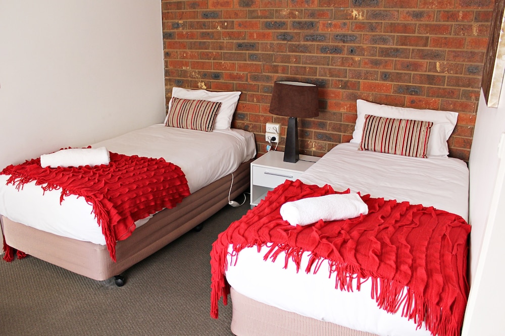 Pevensey Motor Lodge 20/52
