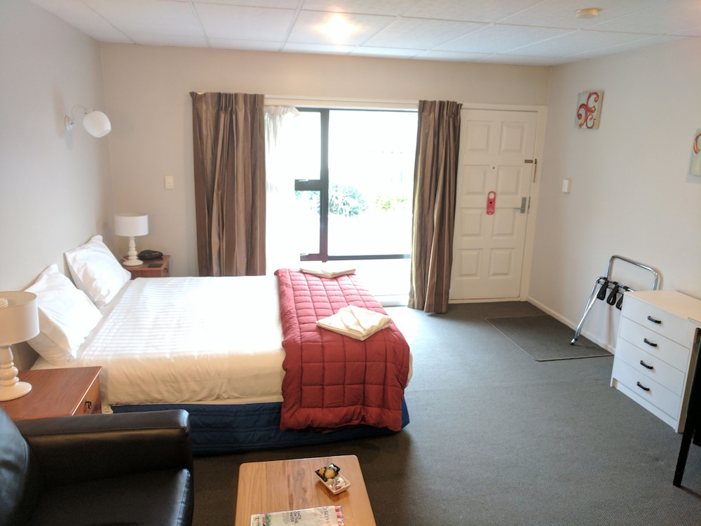 Classique Lodge Motel 16/50