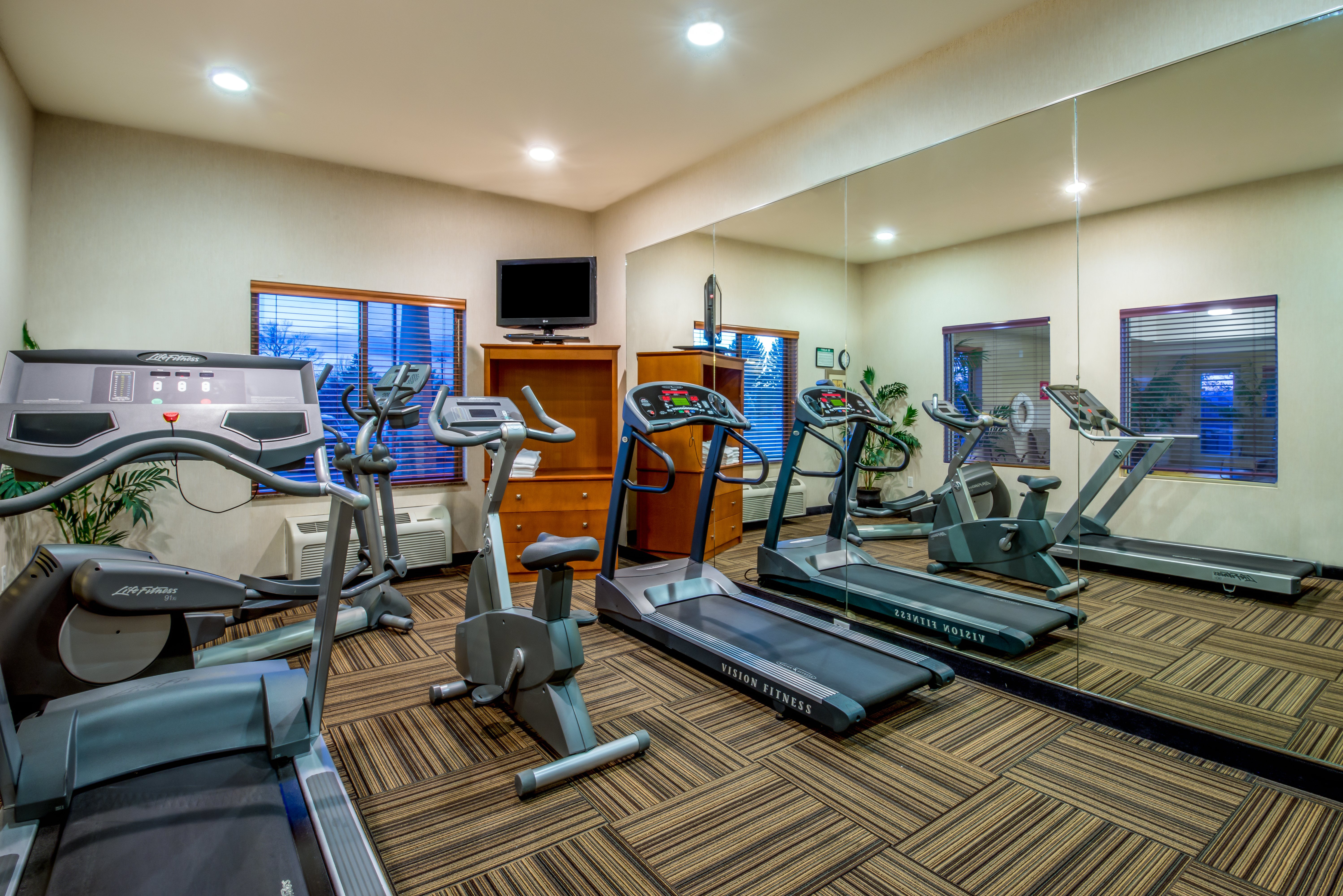 Holiday Inn Express Hotel & Suites Vernal - Dinosaurland 48/77