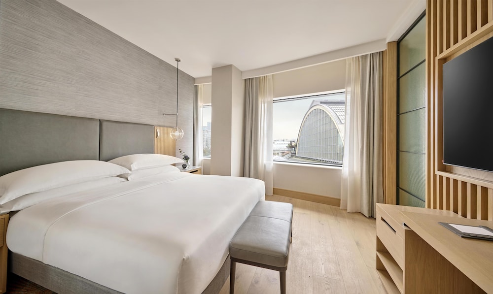 Regency, Suite, King Bed
