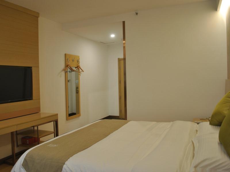 GreenTree Heze Changcheng Road Tianhua Ecommerce Logistics Park Express Hotel 8/19