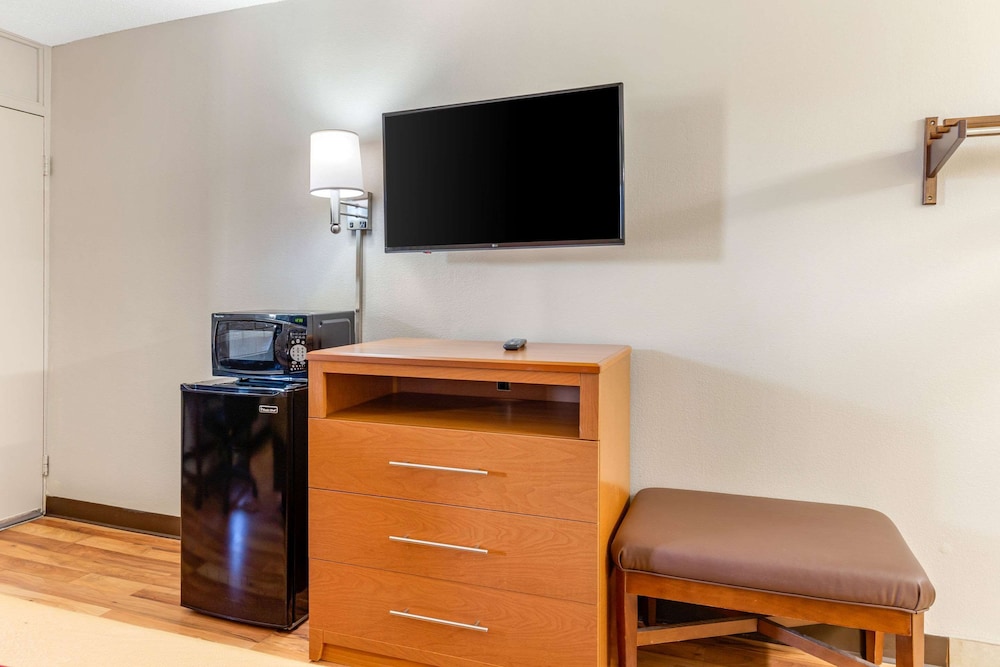 Econo Lodge Creedmoor - Butner 21/26