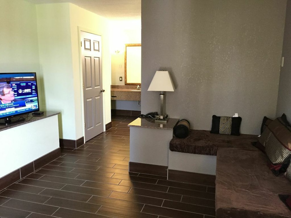 Motel6 Stockbridge, GA - Hwy 138 W 42/58
