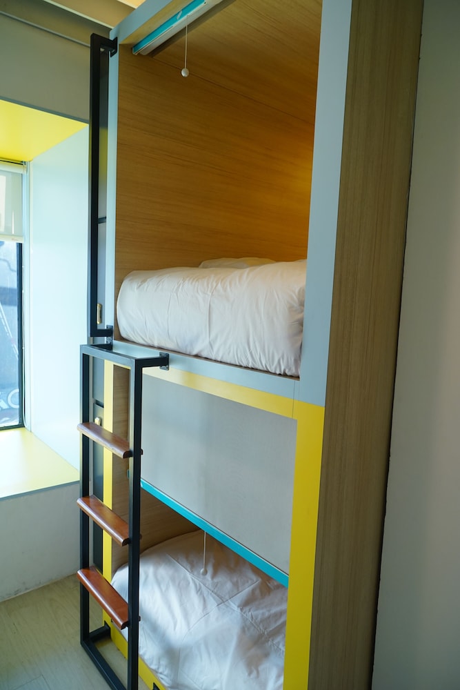 Borough Capsule Hostel Bali 9/29