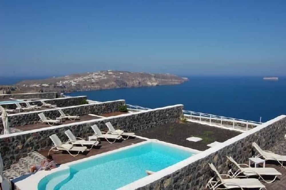 Thermes Luxury Villas by Mr. and Mrs. White 44/50