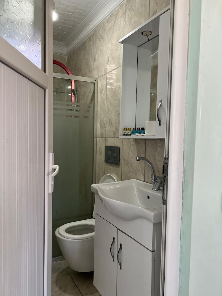 Avsin Apart Hotel 68/70