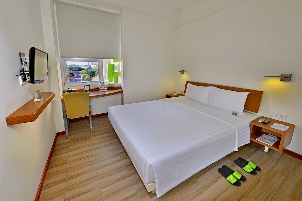 Whiz Hotel Malioboro Yogyakarta 7/48