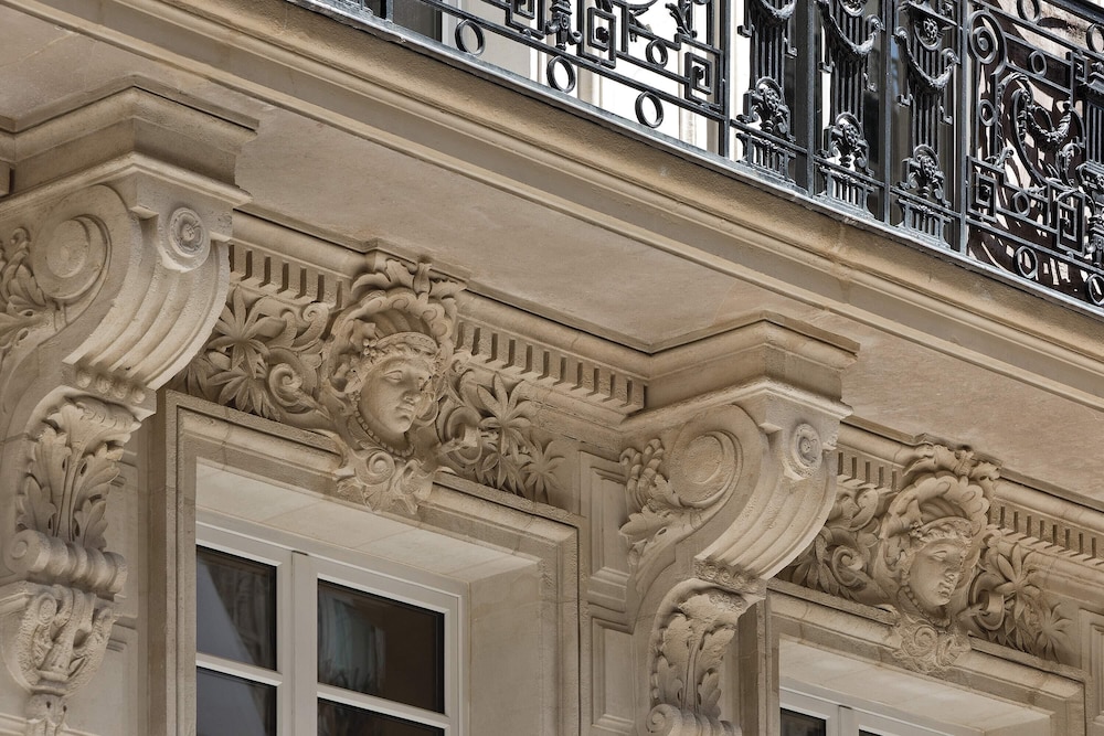Le Demeure Montaigne 5/50