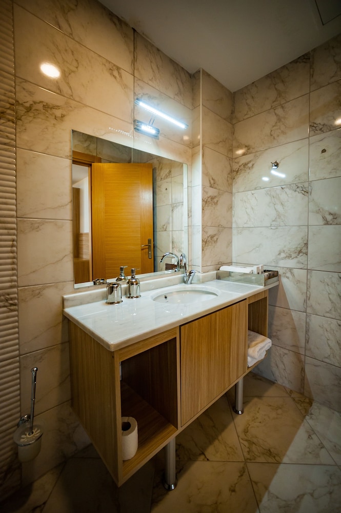 Akman Tzob Otel 42/43