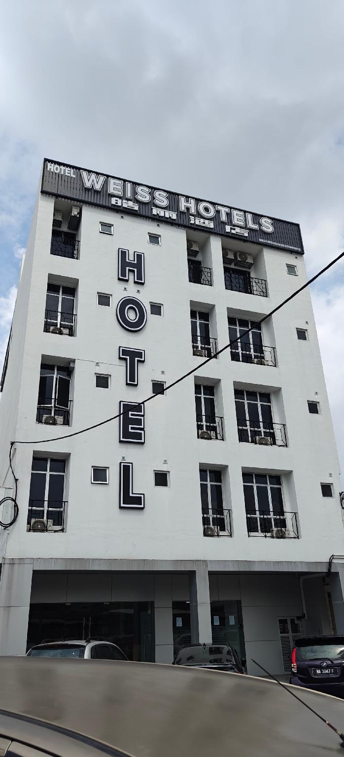 Weiss Hotels Kepong Baru 8/35