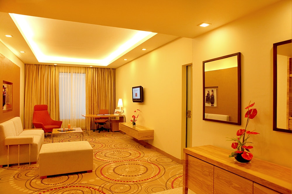 The Metropolitan Hotel Spa 35/50