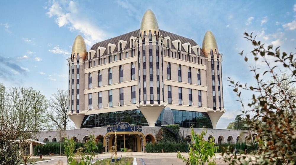Efteling Wonder Hotel in KAATSHEUVEL
