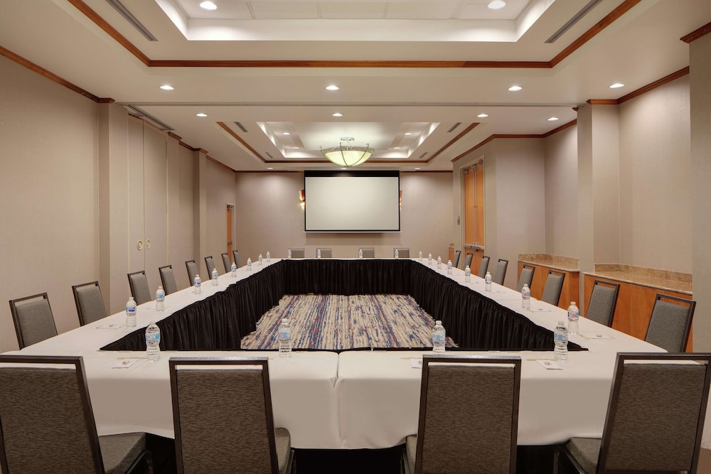 Doubletree By Hilton Richmond Airport 31/40