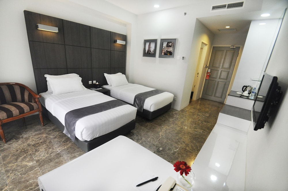 Dreamtel Jakarta 23/68