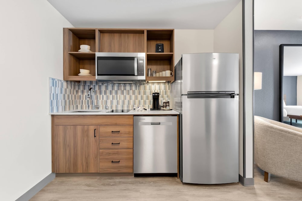 Everhome Suites San Bernardino - Loma Linda 10/59