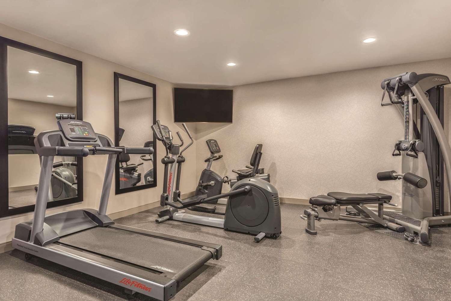 Country Inn & Suites by Radisson, Erie, PA 20/42