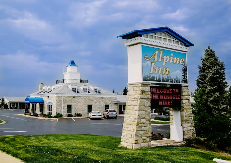 Rockford Alpine Inn and Suites 4/4