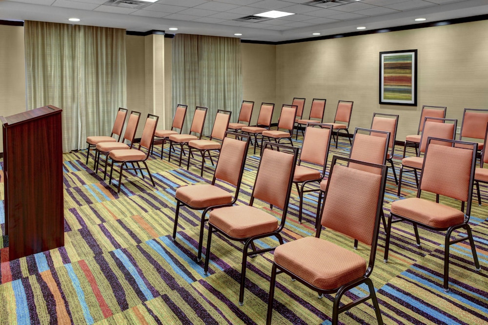 Fairfield Inn And Suites Anniston Oxford 38/39