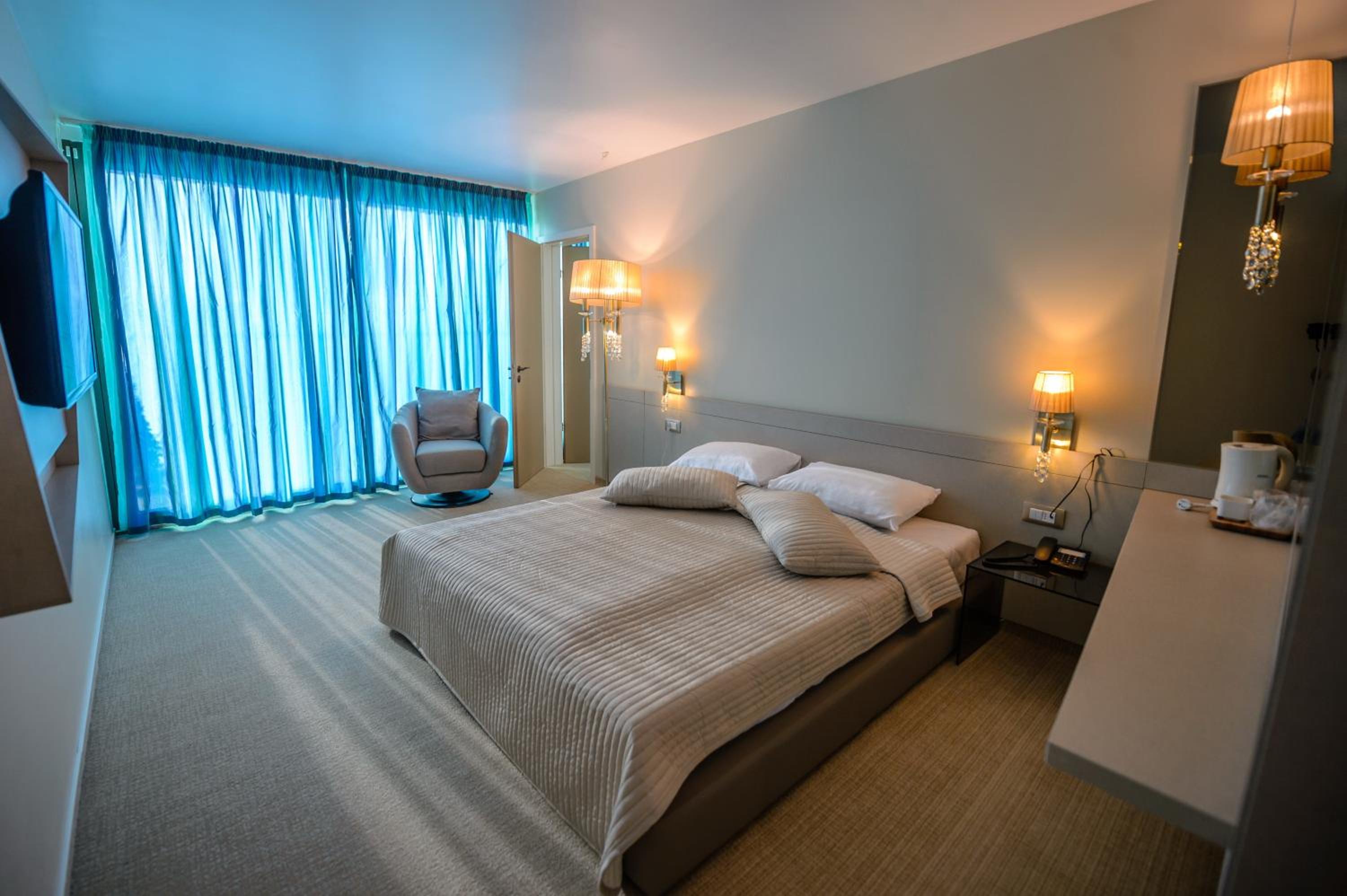 Turquoise Hotel 24/50