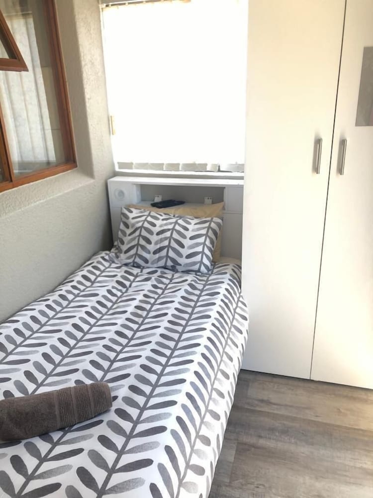 Amies Self-Catering Apartments 6/30