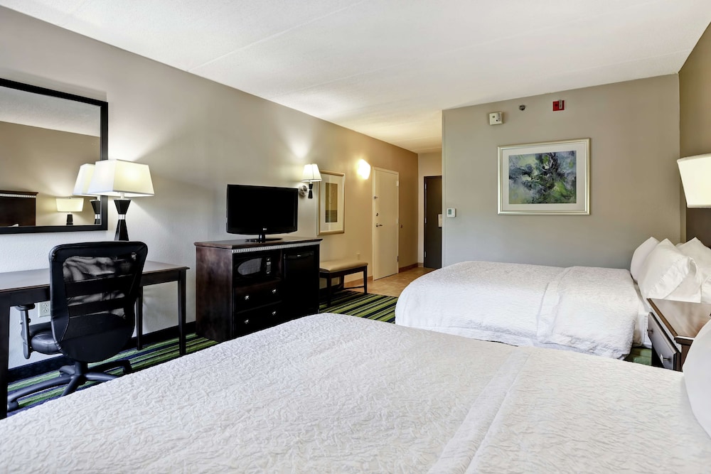 Hampton Inn Atlanta/Woodstock 7/34