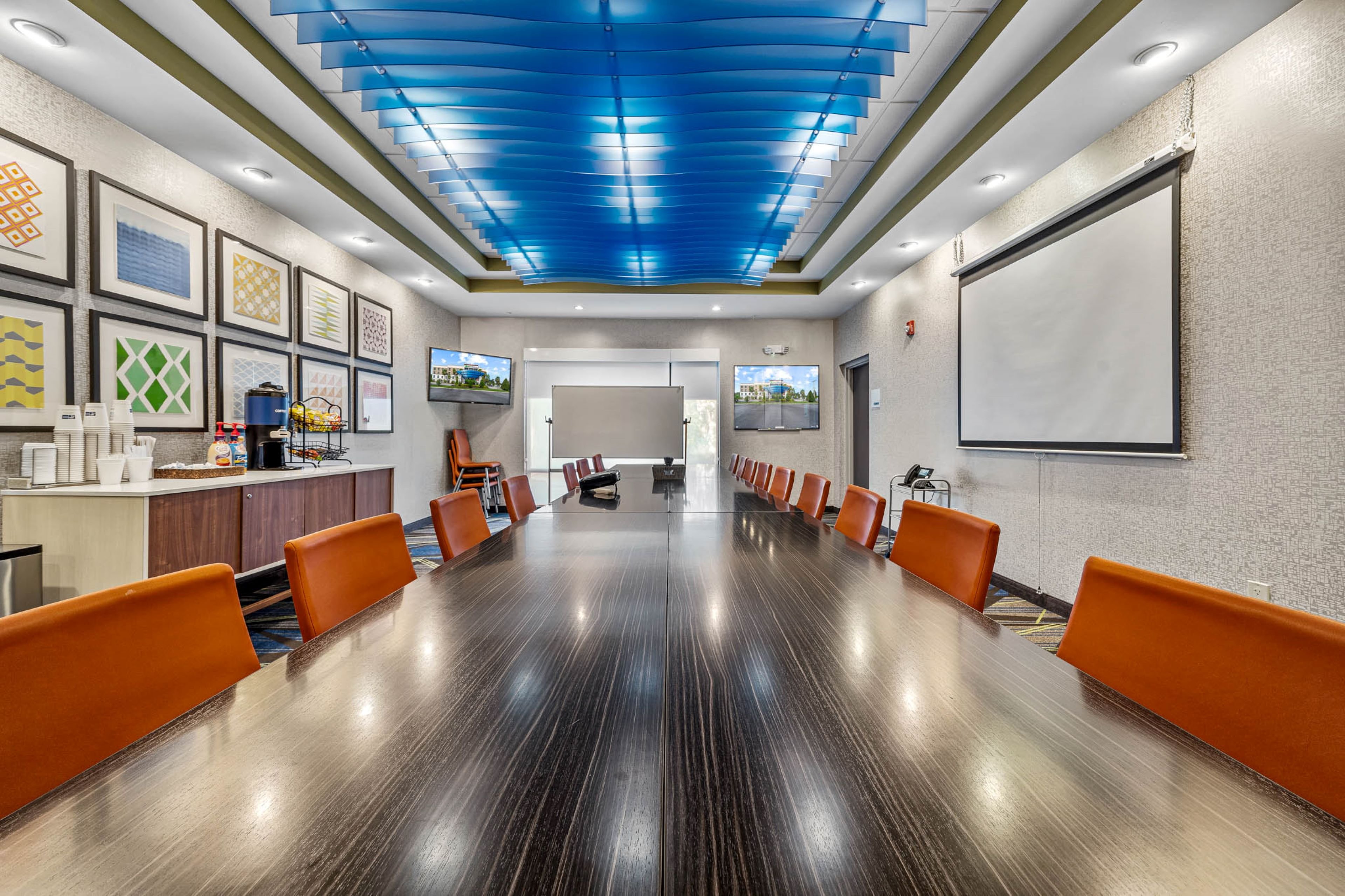 Holiday Inn Express And Suites Lakeland South 38/50