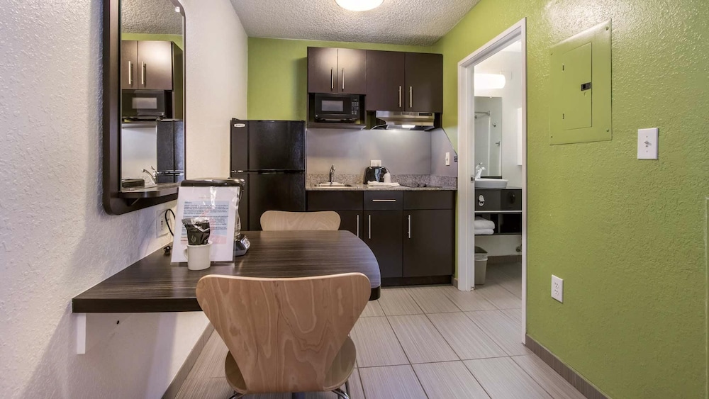Studio 6 Extended Stay - Coral Springs, FL - Fort Lauderdale 41/60