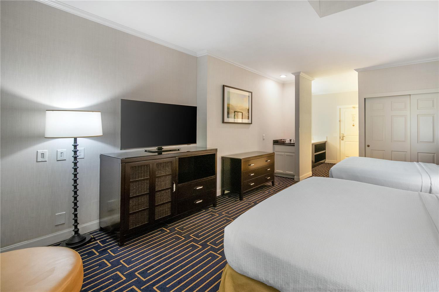 Suite, 2 Queen Beds, Sofa