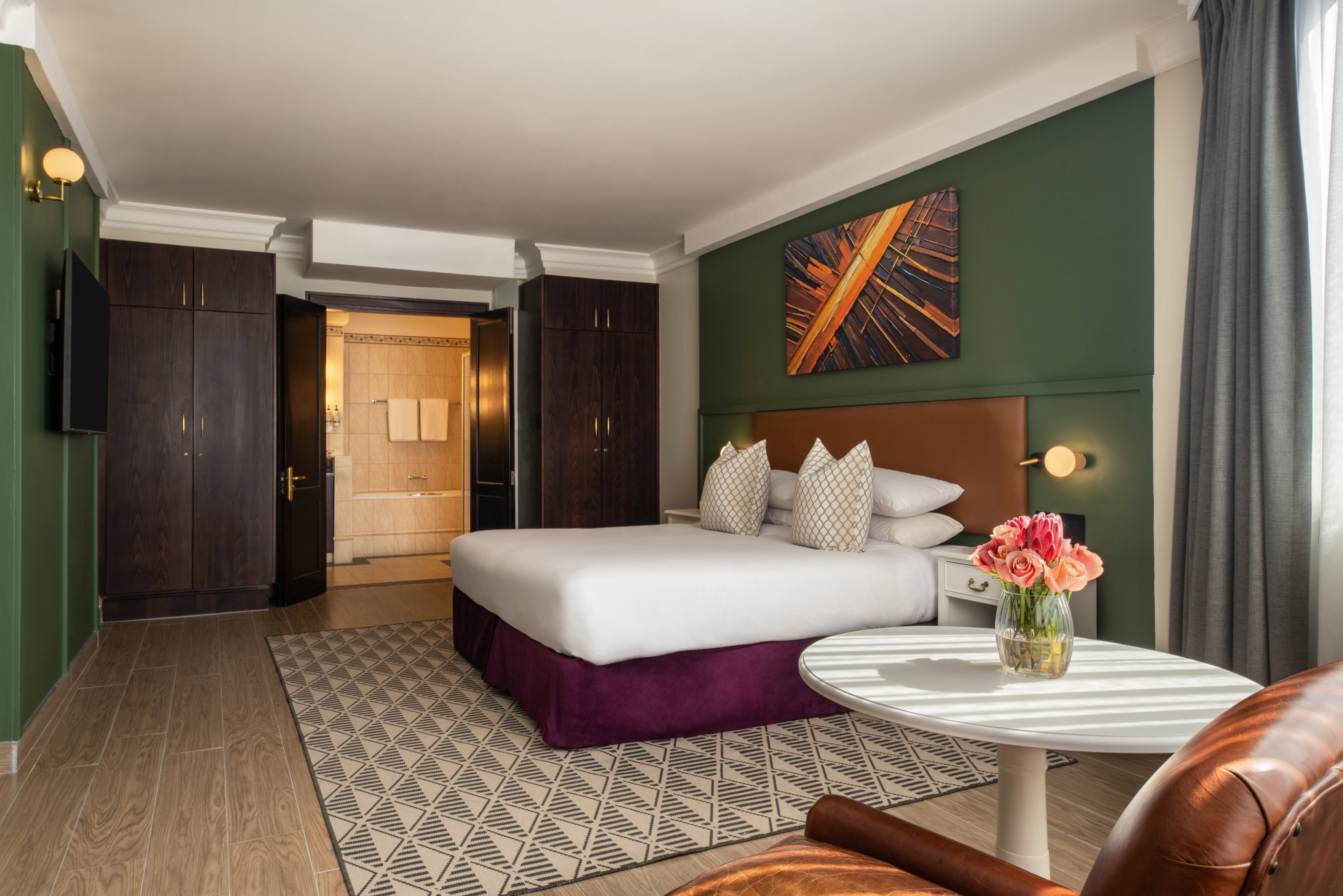 1 BEDROOM, SUITE, KING BED, GARDEN VIEW