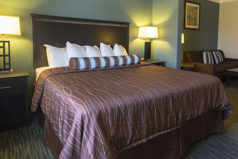 Red River Inn And Suites 24/44
