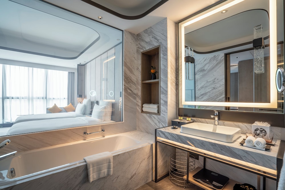 Pullman Suzhou Zhonghui 58/59