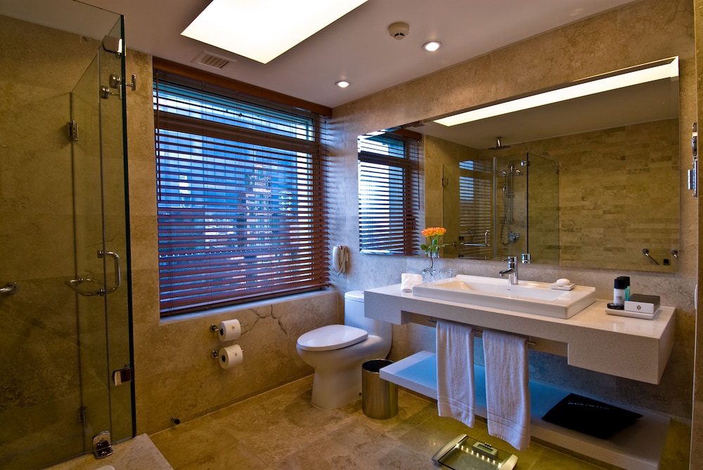 غرفة بسرير كينج مع دخول صالة النادي، Intercontinental Santiago 8/9