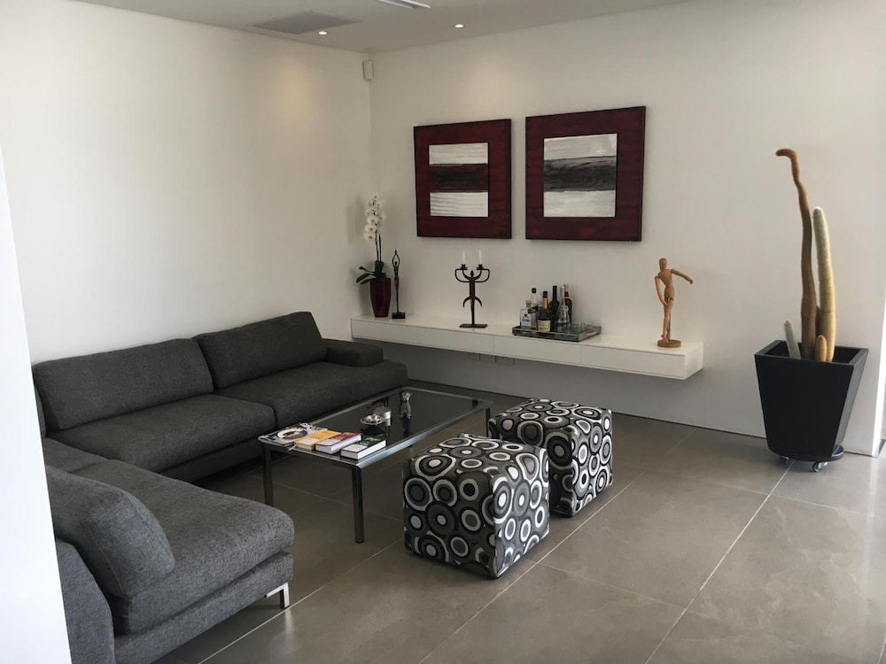 Bayview Guest House 40/64