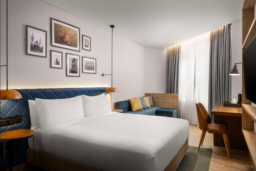 غرفة بسرير مزدوج بإطلالة، Hilton Garden Inn Baku 2/8