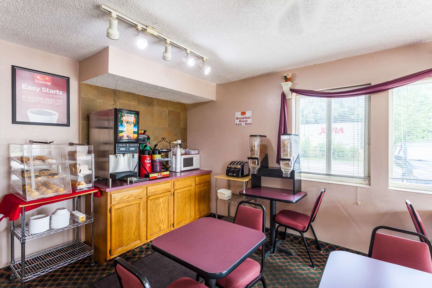 Econo Lodge Lincoln, NE 15/18