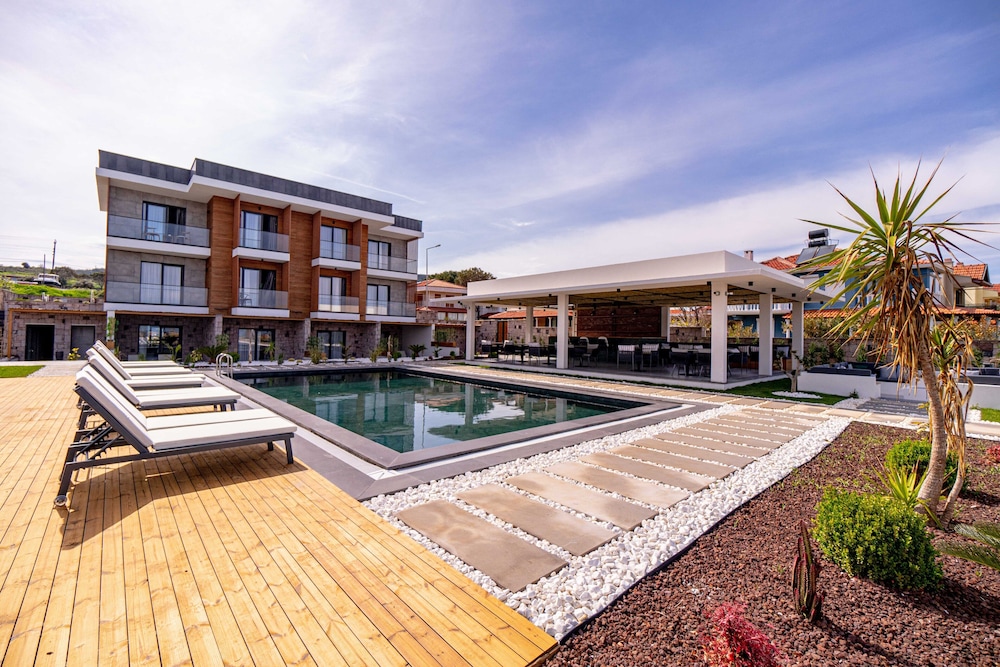 Leone Cunda Edition Otel(+12) 3/38