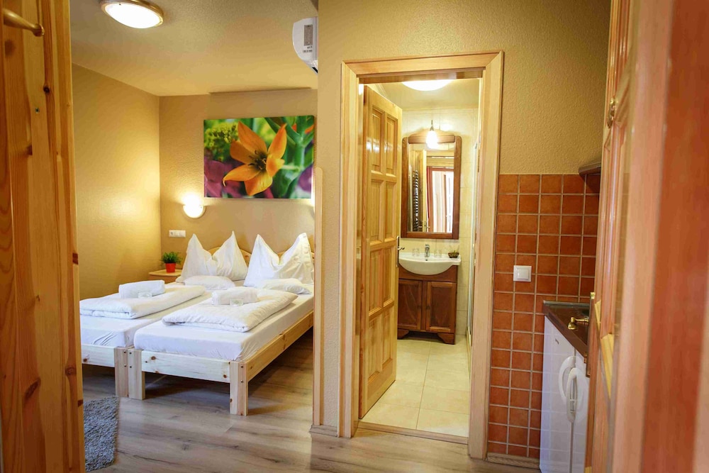 STANDARD, DOUBLE OR TWIN BED
