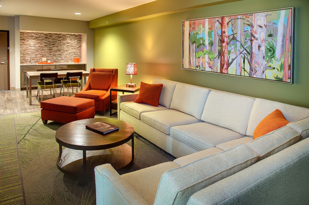 HOTEL INDIGO TRAVERSE CITY 47/78