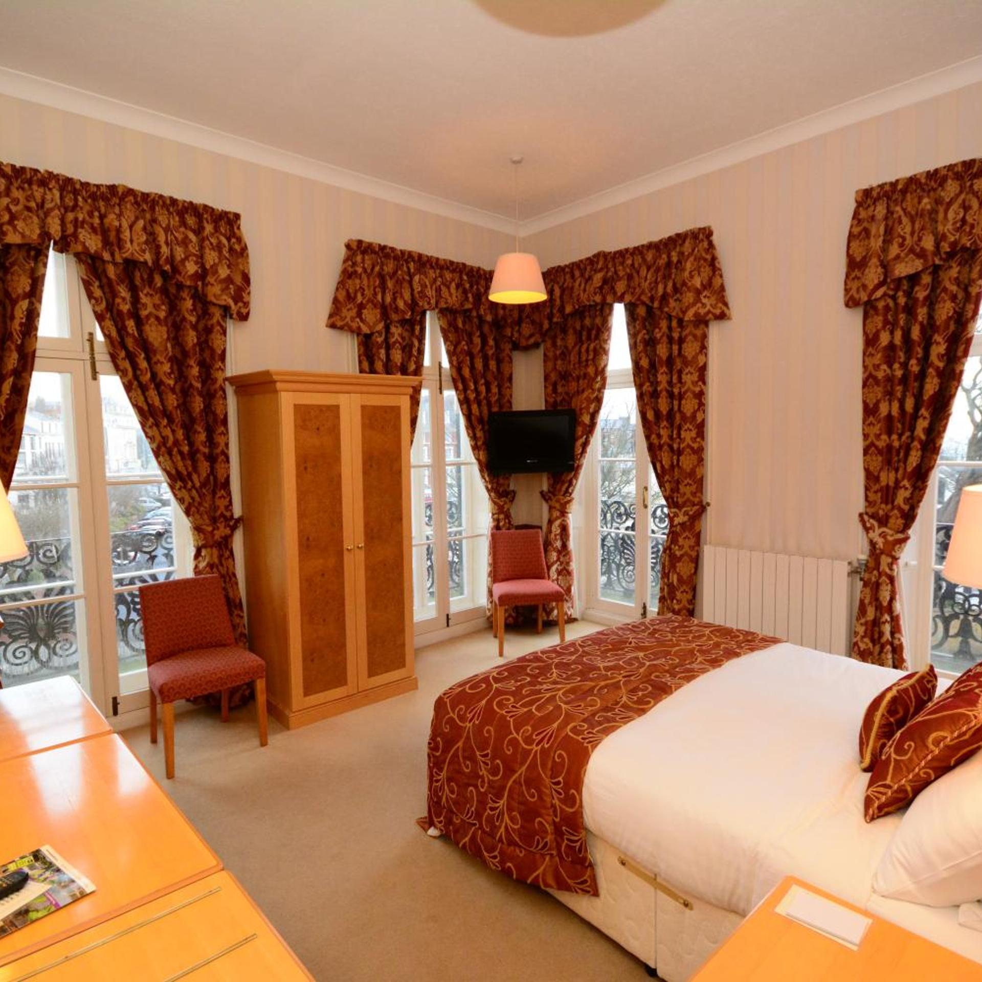 غرفة سوبيريور بسرير مزدوج، The Crescent Hotel 3/8